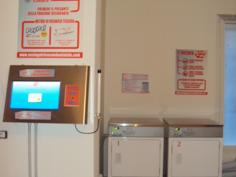 Pannello tuch-screen e lavanderia condominale